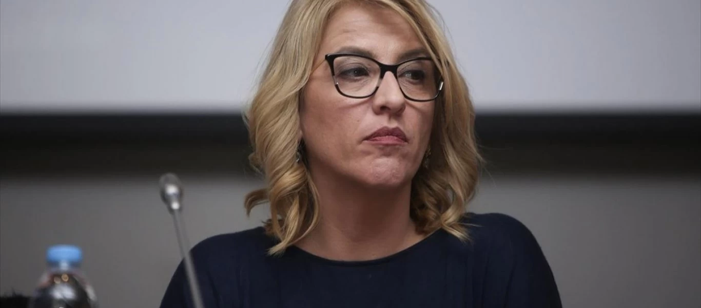 Η Ρένα Δούρου έχει... άλλη αισθητική: «Αποθέωση του κιτς η υποδοχή των τουριστών με μουσική»